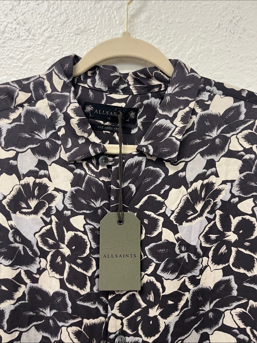 All Saints Tiergarten Men’s Floral Button-Down Shirt - Black & Cream
#1285 - Picture 2 of 4